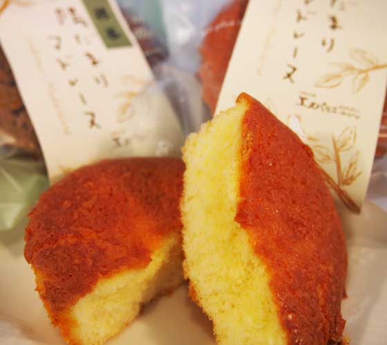 山口県柳井市の洋菓子エスパリエカゲツ　陽だまりマドレーヌ（抹茶.プレーン）